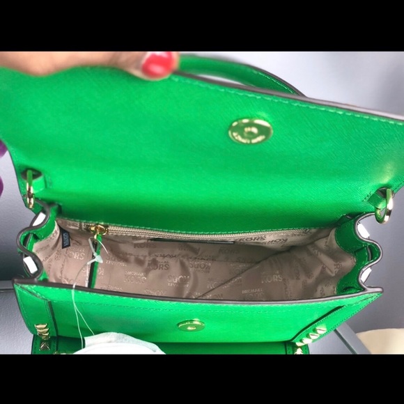 1 DAY SALE!! MICHAEL KORS DILLON STUDDED BAG - Picture 7 of 8